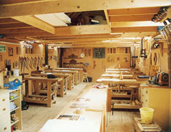 Ateliers parfaitement équipés pour toutes les formations et les stages sur bois